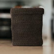 Opbergmand Abaca Vierkant 35x45cm Zwart in een keuken