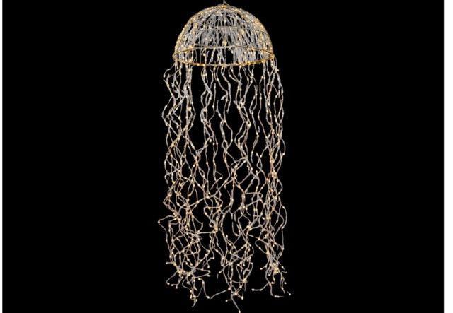 kroonluchter of kwallamp hangend met 720 ledlampjes aan metaaldraadjes en een lengte van 160cm en diameter van 45cm