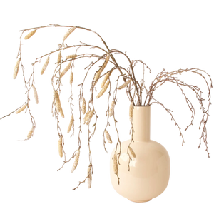 Crème vaas met gedroogde kunstbloemen takken, decoratief voor interieur