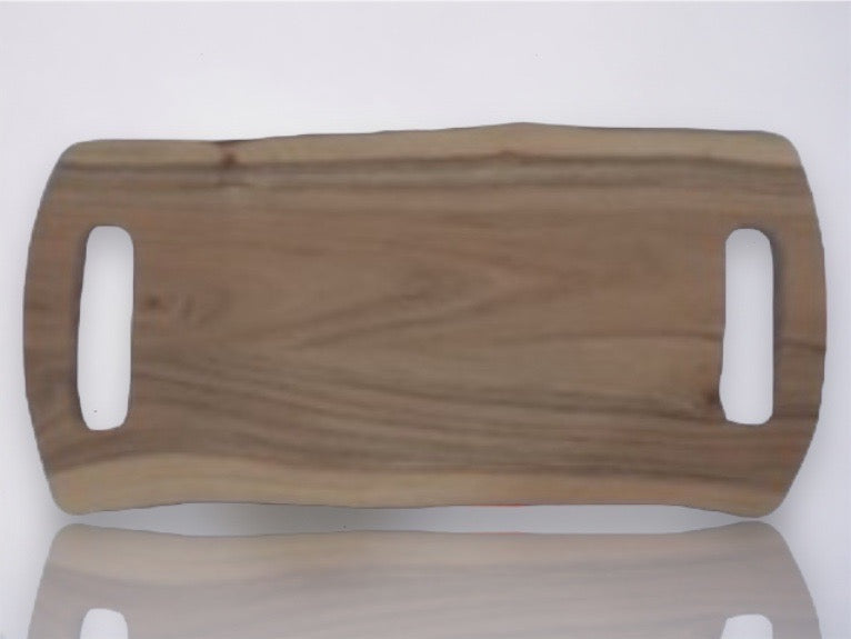 Productfoto van de staande borrelplank van acaciahout in de maat 40x22,5cm en een dikte van 1,5cm in de natuurlijke houtkleur