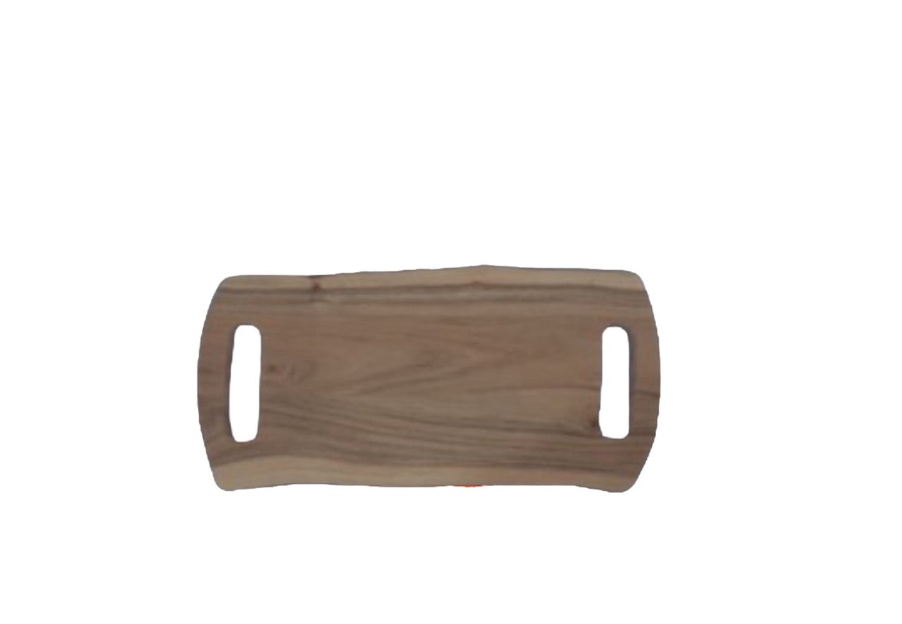 Productfoto van een staande snijplank van acaciahout in de maat 40x22,5cm en een dikte van 1,5cm in de natuurlijke houtkleur