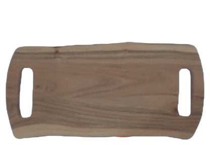 Productfoto van de snijplank van acaciahout in de maat 40x22,5cm en een dikte van 1,5cm in de natuurlijke houtkleur