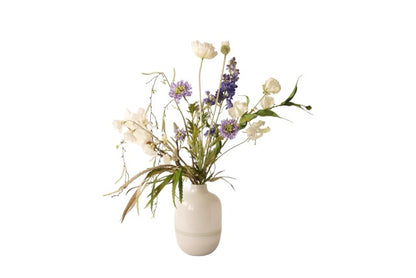 Kunstbloemen Veldboeket wit met blauw inclusief vaas met Oa magnolia, ridderspoor en papaver