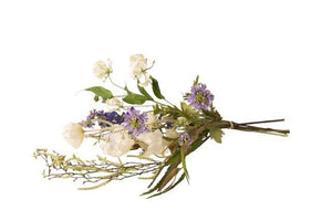 Kunstbloemen Veldboeket wit met blauw inclusief vaas liggend in detail