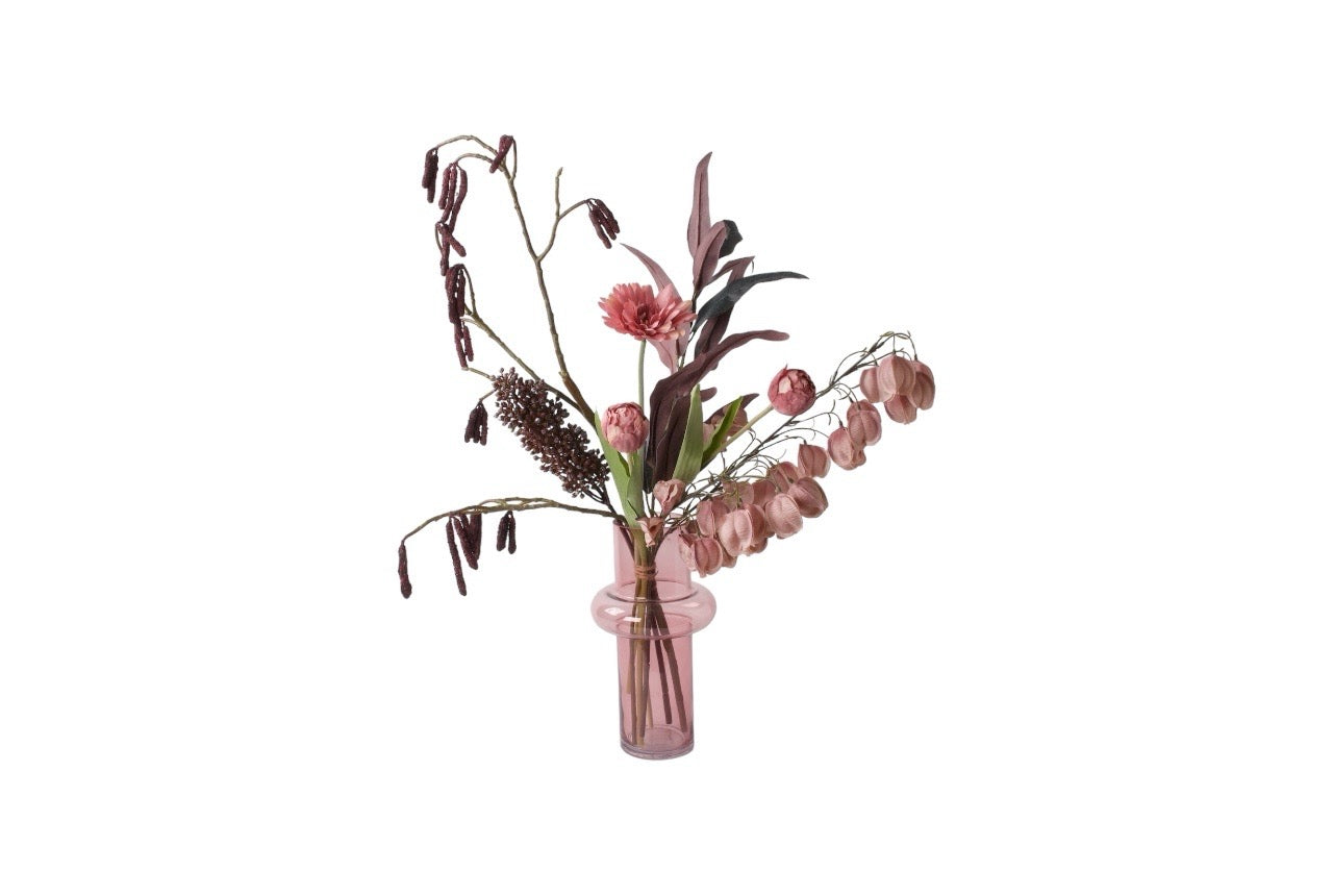 Moederdag Veldboeket in mauve en bordeaux metElzentak Physalis Mauve Gierst Gerbera Tulp tak Eucalyptus Grijs/rood in een licht roze vaas