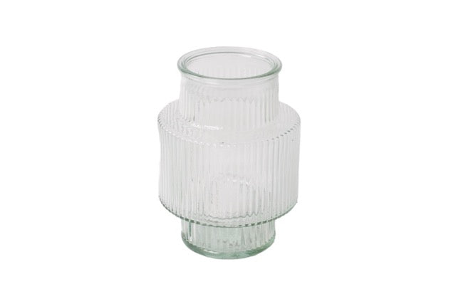 Glasvaas van helder glas met verticale ribbelstructuur