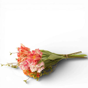 Liggend Kunsttulpenboeket met roze en oranje bloemen van WinQ, ideaal voor huisdecoratie of als cadeau.