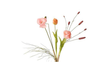 detail Kunsttulpen, papaver en grassen in een Pijpvaas Goud