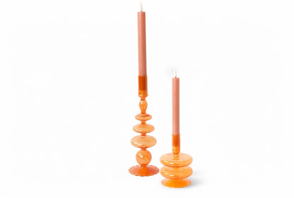 Ste van 2 glaskandelaren in de kleur oranje 28cm en 11cm hoog met kaars - WinQ