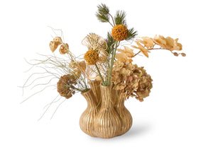 Tulpenvaas keramiek in goud met 5 gaten compleet met goud en okerkleurige bloemen waaronder hortensia en Pinus