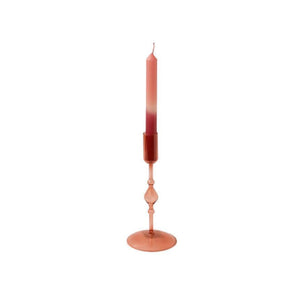 glaskandelaar met kaars in de kleur roze hoogte 22cm