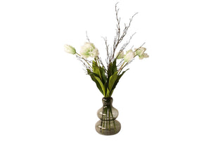 Grote glasvaas met witte papagaaitulpen en tuig takken - WinQ