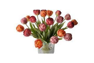 detail van het gebonden kunst Boeket kunsttulpen in de kleuren rood, mauve en warm oranje in een glasvaas - WinQ