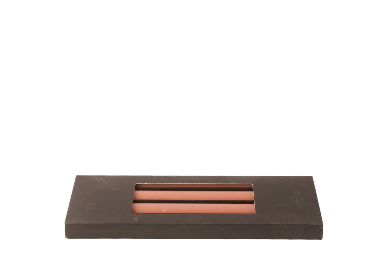 zwart doosje met diner kaarsen 2,1x28cm in kleur nut