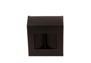 Stoepkaars met ribbel structuur 7x15cm zwart in een zwarte doos