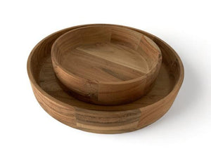 Kom van acaciahout , diameter 25cm en het zelfde model met d: 35cm en een rand van 6cm