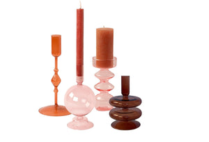 Set van 4 glaskandelaren in diverse vormen en hoogtes in een roze marron kleurcombinatie - WinQ