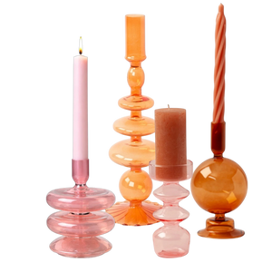 Set van 4 glaskandelaren in diverse vormen en hoogtes in een oranje roze kleurcombinatie - WinQ
