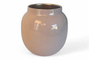 Bolvormige metalen vaas in lila kleur in de maat 17,17,5cm - WinQ