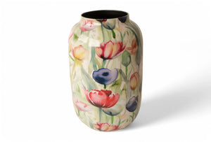 Grote metalen vaas met diverse tulpen in diverse kleuren. -WinQ