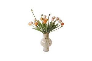 Kunstboeket van Tulpen in de kleur Oranje en Roze met uitloop van varens op een glasvaas