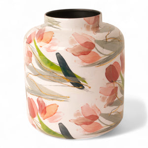 Metalen vaas in hoogglans wit met een print van rood, roze en oranje tulpen in de maat 20x23cm - WinQ