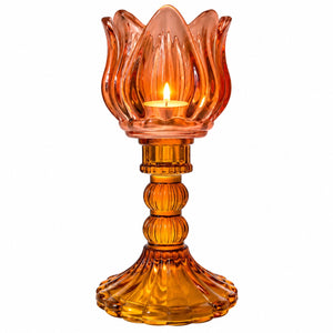 Hoge glazen waxinelichthouder op voet oranje met amber voet 7x20,5 cm met brandende waxine - WinQ
