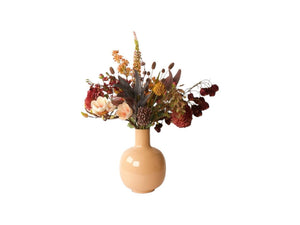 kunstbloemen boeket op vaas in rood en oranje met diverse soorten kunstbloemen los gefotografeerd