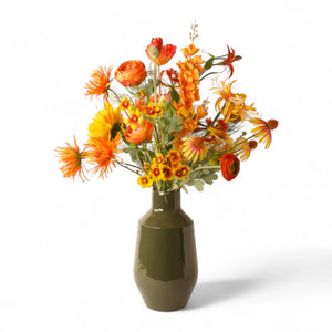 veldboeket bloemen op vaas in multicolor oranje op groene metalen vaas - WinQ