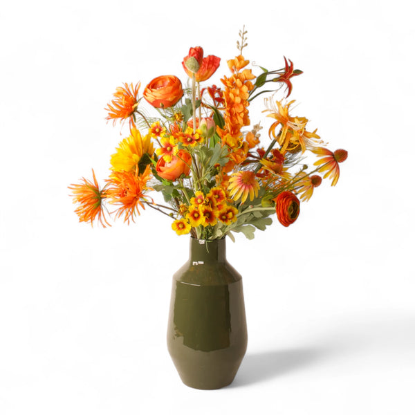veldboeket bloemen op vaas in multicolor oranje op groene metalen vaas - WinQ