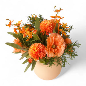 Gebonden zomers boeket kunstbloemen in oranje met onder andere Papaver en Dahlia - WinQ