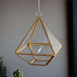 glazen piramide terrarium met goudkleurig metalen frame 10x10x14cm