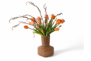 Boeket met diverse kunsttulpen in roze en oranje met twijgen  - WinQ