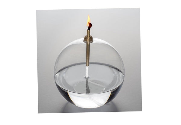 Foto van bolvormige en brandende olielamp-WinQ