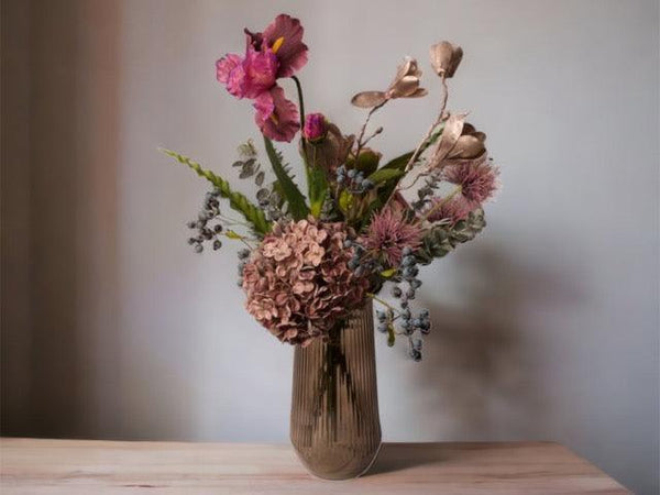 Gebonden Veldboeket van Kunstbloemen in een trendy Paars - WinQ!