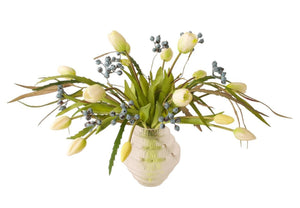 Productfoto van een kunstbloemen boeket met vaas van tulpen en zwarte bes - WinQ