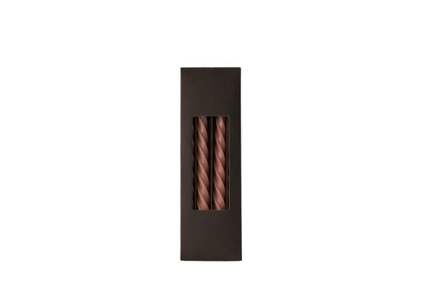 Twisted dinerkaarsen 2,1x28cm in mauve in een zwart geschenkverpakking