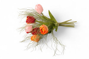 Boeket met kunsttulpen en grassen gebonden-WinQ