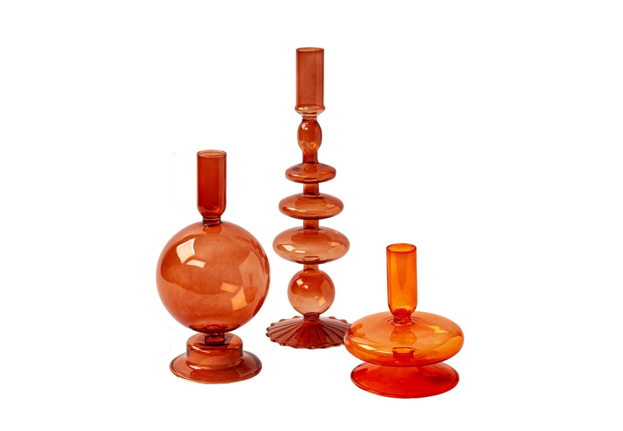 Kandelaar glas 9x28cm terra met 2 oranje kleurige kandelaren van  glas in diverse hoogtes